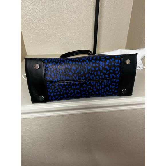 NWT Michael Kors Black Electric Blue Leopard Saffiano Mercer Large Tote - Picture 16 of 16